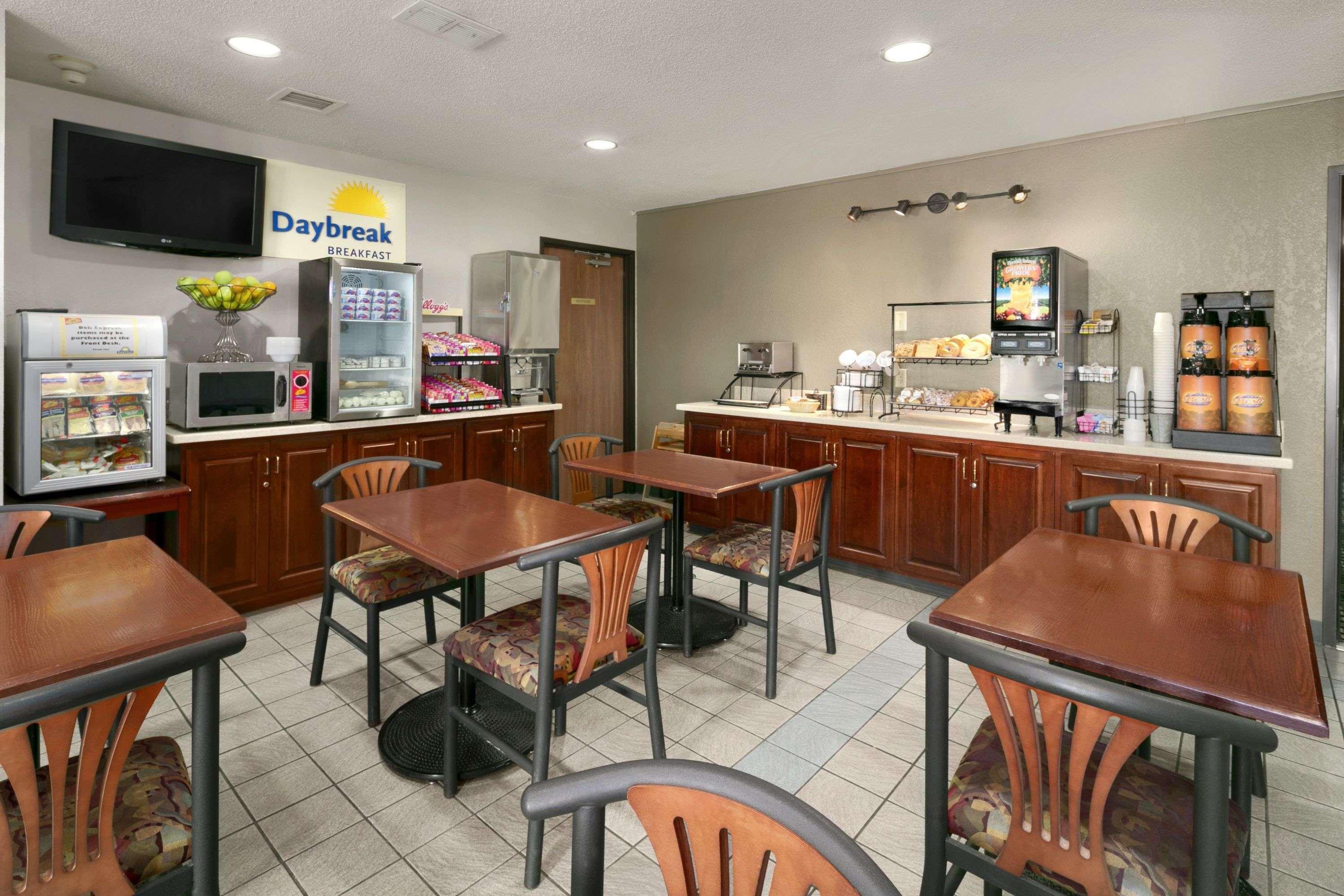 Days Inn By Wyndham Willmar Ngoại thất bức ảnh