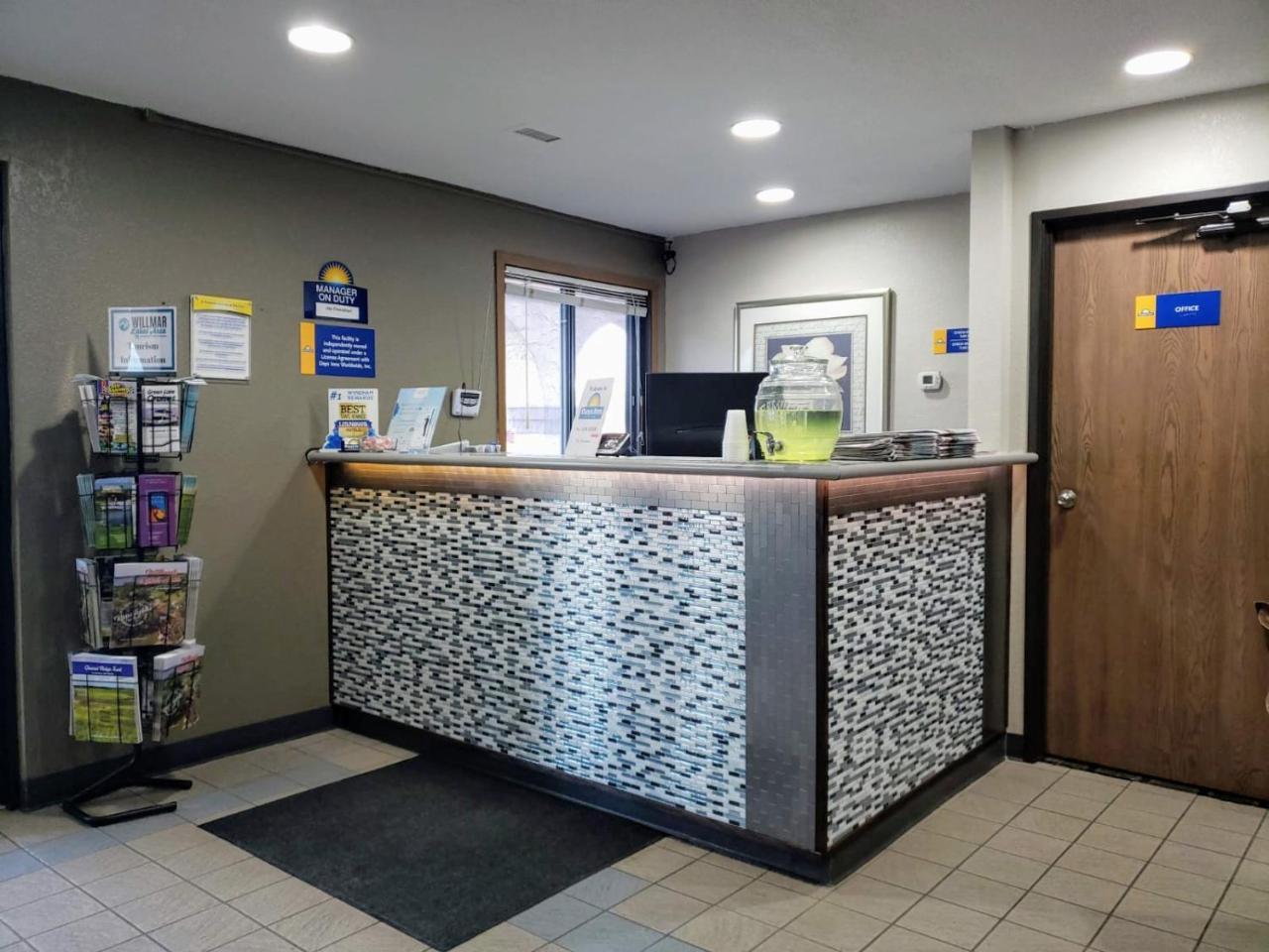 Days Inn By Wyndham Willmar Ngoại thất bức ảnh